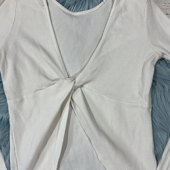 Monrow Rib Twisted Back Top in White - Picture 7 of 9